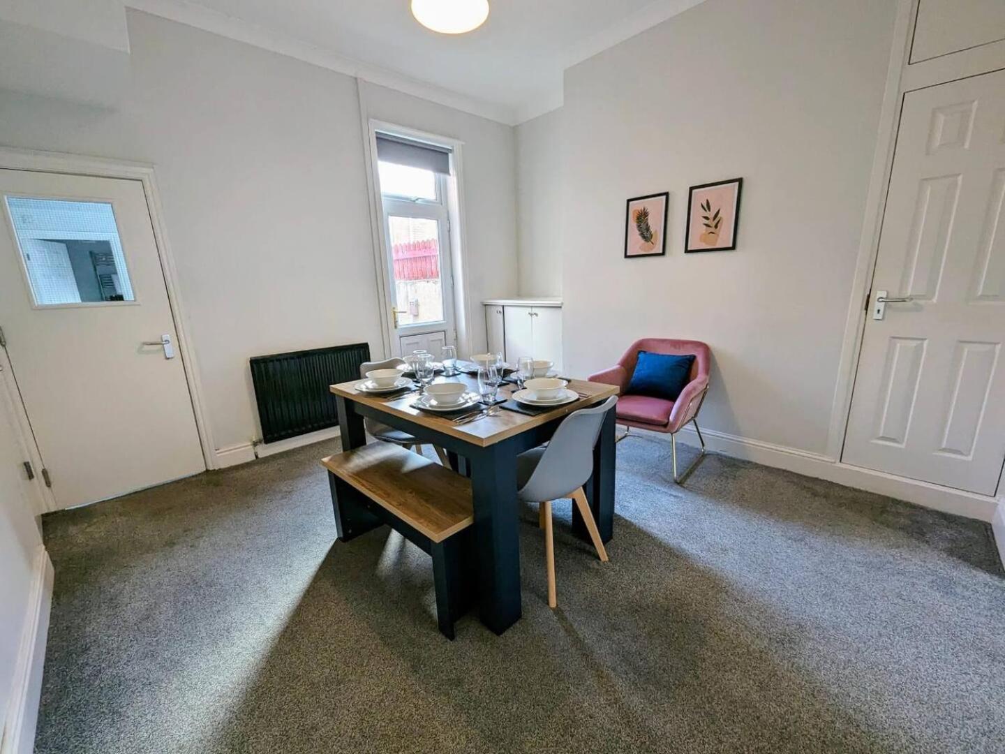 Spacious And Homey 4 Bedroom House Bishop Auckland Esterno foto