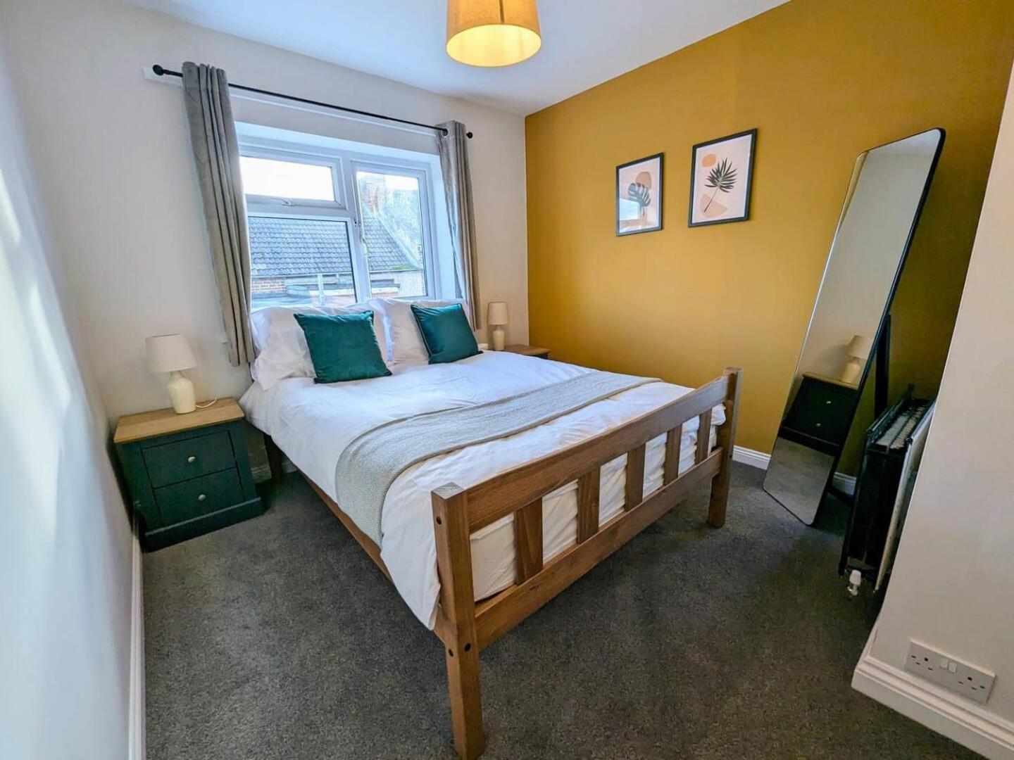 Spacious And Homey 4 Bedroom House Bishop Auckland Esterno foto